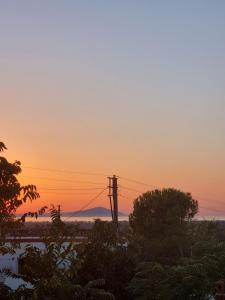 BOZCAADAYA KARŞI GEYİKLİ MERKEZDE TERASLI ÇATIKATı