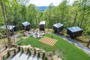 The Atlas Cedar Treehouse at Treetop Escapes
