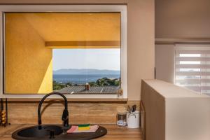 adastra apartments with private parking and sea view