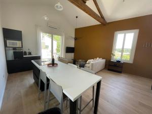 Appartement standing mas en pierre traditionnel