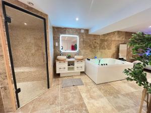 Maisons de vacances love Art Room - bien etre & Intimite : photos des chambres