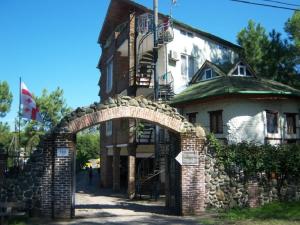 Old House Apartments