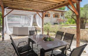 2 Bedroom Beautiful Home In Rovinj