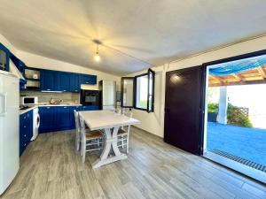 Sea View Cea Beach img7