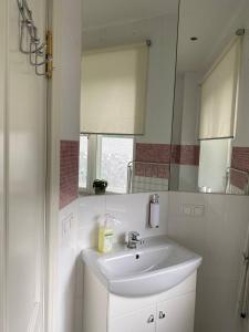 Private Rooms 5 min Walk from Old Town