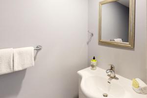 The Driftwood Deck 5A