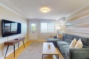 The Driftwood Deck 5A