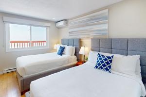 The Driftwood Deck 5A