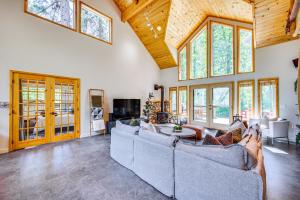Day Trip to White Pass Luxe Cabin on Naches River