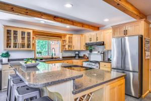 Day Trip to White Pass Luxe Cabin on Naches River