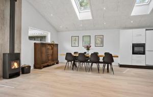 3 Bedroom Stunning Home In Spøttrup