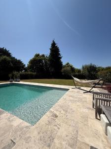 Villas Villa Elegante a Berre-les-Alpes - Terrasse, Piscine & Vue Panoramique : photos des chambres