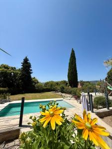 Villas Villa Elegante a Berre-les-Alpes - Terrasse, Piscine & Vue Panoramique : photos des chambres