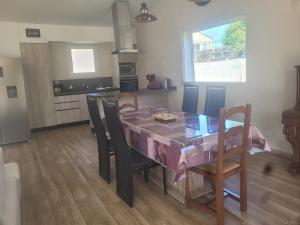 Villa, proche plages, 4 chambres avec piscine privée.