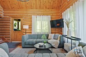 Log Cabin Hot tub near Tremblant