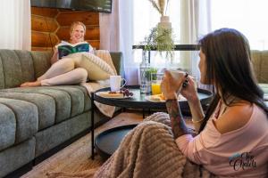 Log Cabin Hot tub near Tremblant