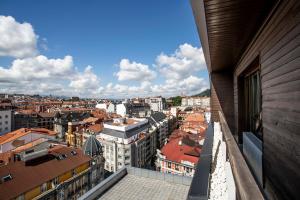 OVIEDO CENTER BALCONY TRASPORT Hub