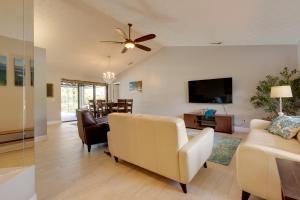 Private Pool & Yard: Family Home in Port St Lucie