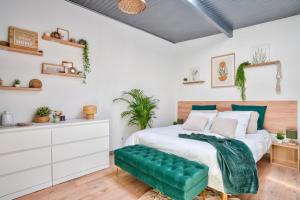 Charmante maison indépendante avec terrasse verdoyante au calme absolu aux portes de Paris