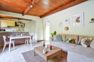 Charmante maison indépendante avec terrasse verdoyante au calme absolu aux portes de Paris