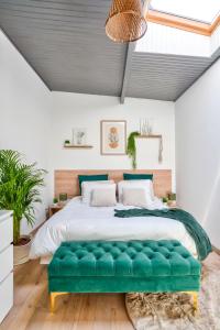 Charmante maison indépendante avec terrasse verdoyante au calme absolu aux portes de Paris