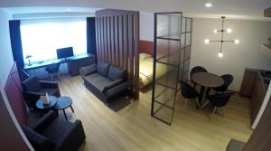 Business Suite room in Hotel Acacia