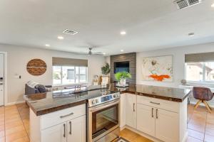 Lake Havasu Retreat with Pool, Spa and Casita!