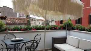 Three-Bedroom Apartment - San Marcuola room in Savoia & Jolanda Apartments 2