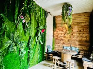 B&B / Chambres d'hotes Spa La k abane Spa et piscine privatisee : photos des chambres