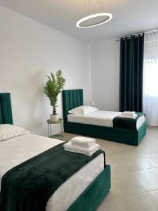 Elegante Apartment Center