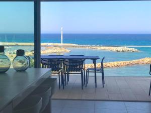 Appartements Haut standing- Face a la mer! 3 chambres-piscine semi olympique : photos des chambres