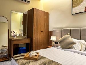 Smart Access Studio in Al Narjis - 65 TV