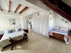 Apartamento en el Centro de San Andrés Islas con vista al mar- Edificio Bay Point 703