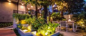 Garden and pool Villa bangkok