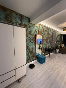 Mirami Studio White Titanic