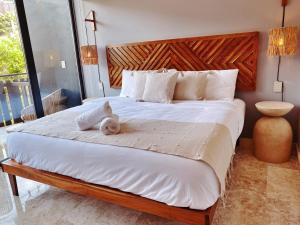 1-BD Apt with Ocean View Rooftop Pool