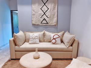 1-BD Apt with Ocean View Rooftop Pool