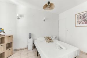 Maisons de vacances Bellevue Cite Chez Jean - vue directe Cite, Cite a 200m, clim, parking public gratuit a 200m, WIFI - Direct view Cite, 200m to Cite, Aircon, free public car park 200m, WIFI : photos des chambres