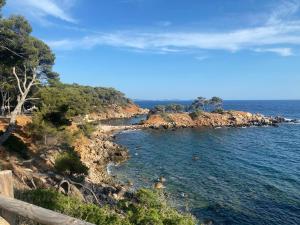 Maisonnette climatisée à louer dans résidence fermée proche mer