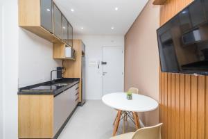 Estúdio AP no centro com piscina