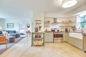 Family Getaway with Deck 3 Mi to Lake Champlain