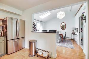 Family Getaway with Deck 3 Mi to Lake Champlain