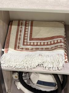 شقة فندقية حديثة غرفة نوم وصالة ومطبخ