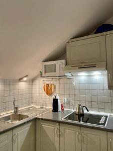 W porcie przy Latarni