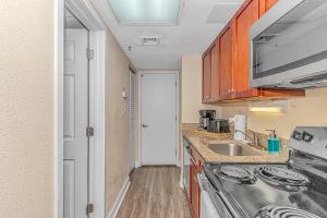 Oceanfront Resort Escape, Pools, Hot Tubs, Direct Beach Access