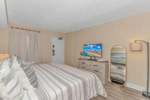 Oceanfront Resort Escape, Pools, Hot Tubs, Direct Beach Access