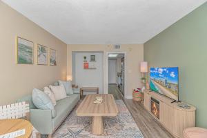 Oceanfront Resort Escape, Pools, Hot Tubs, Direct Beach Access