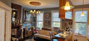 Luxurious Apartment at Colonial Townhouse