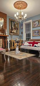 Luxurious Apartment at Colonial Townhouse