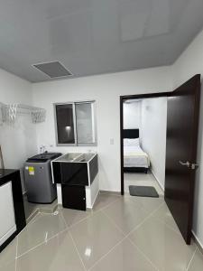 Moderno apartaestudio amoblado con parqueadero